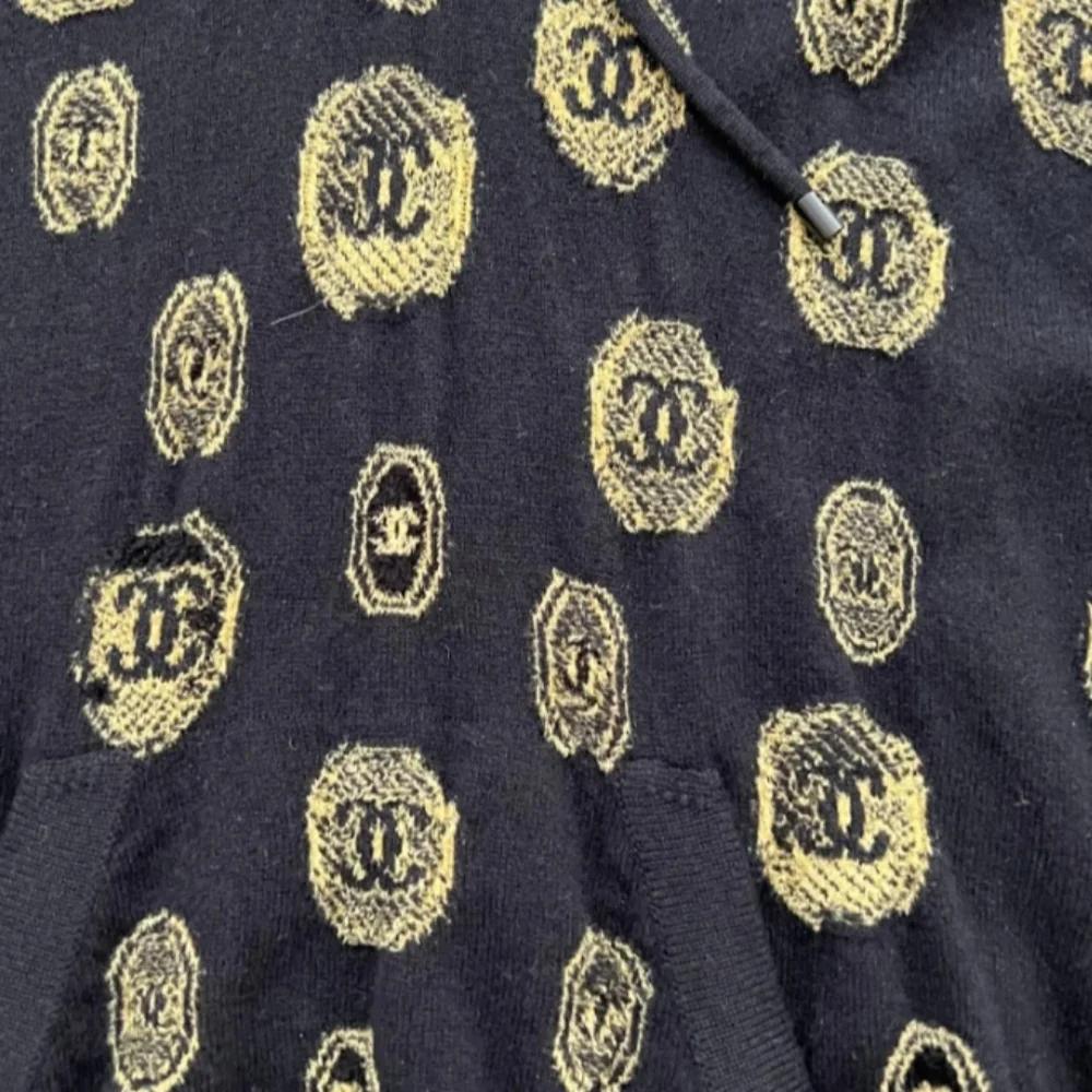 🆕️Chanel 2021 fall/winter CC mania Floral Swether - Picture 11 of 16